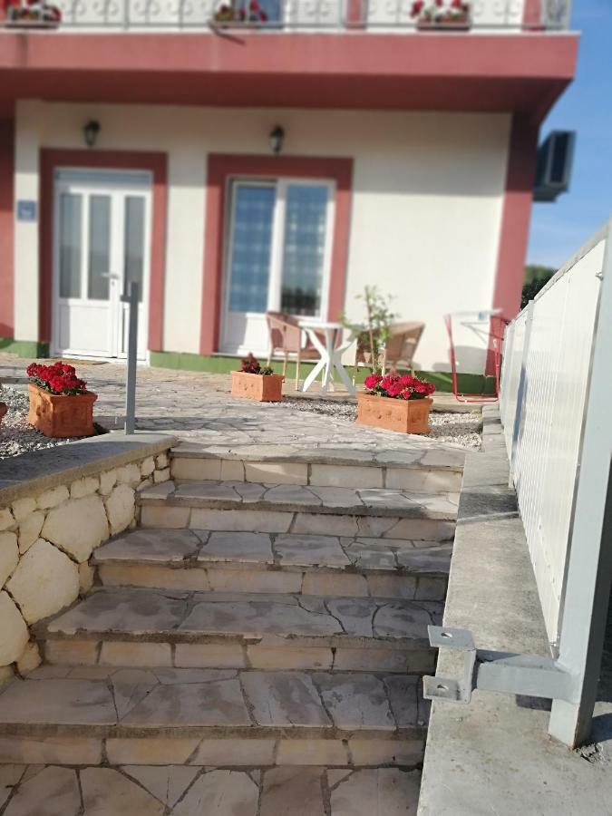 Apartmani Sladic Skradin Bagian luar foto