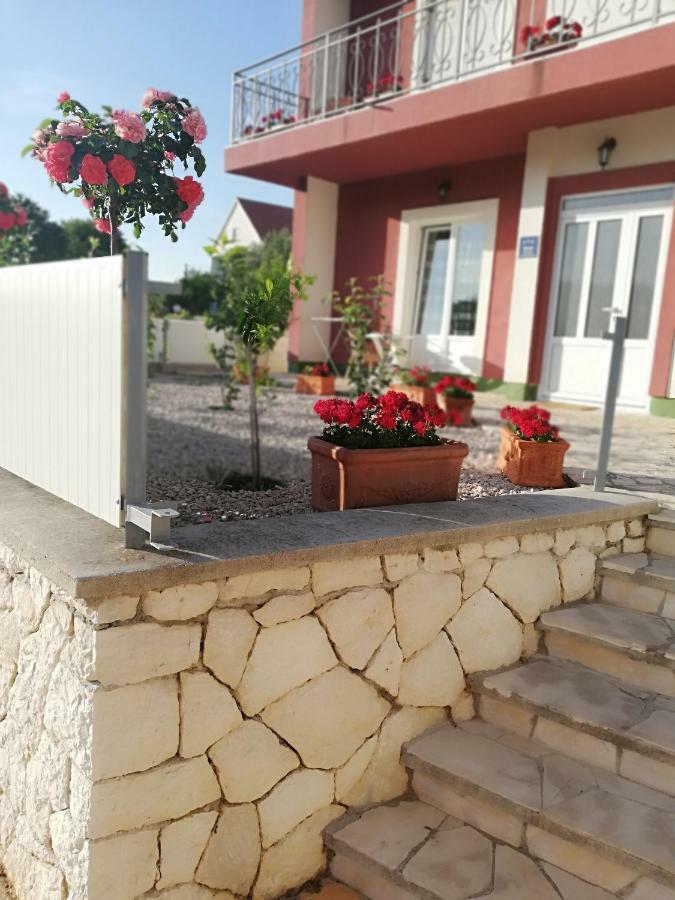 Apartmani Sladic Skradin Bagian luar foto