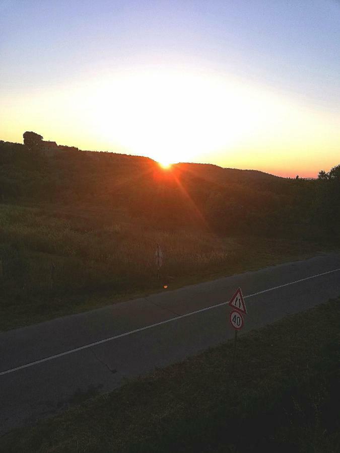 Apartmani Sladic Skradin Bagian luar foto